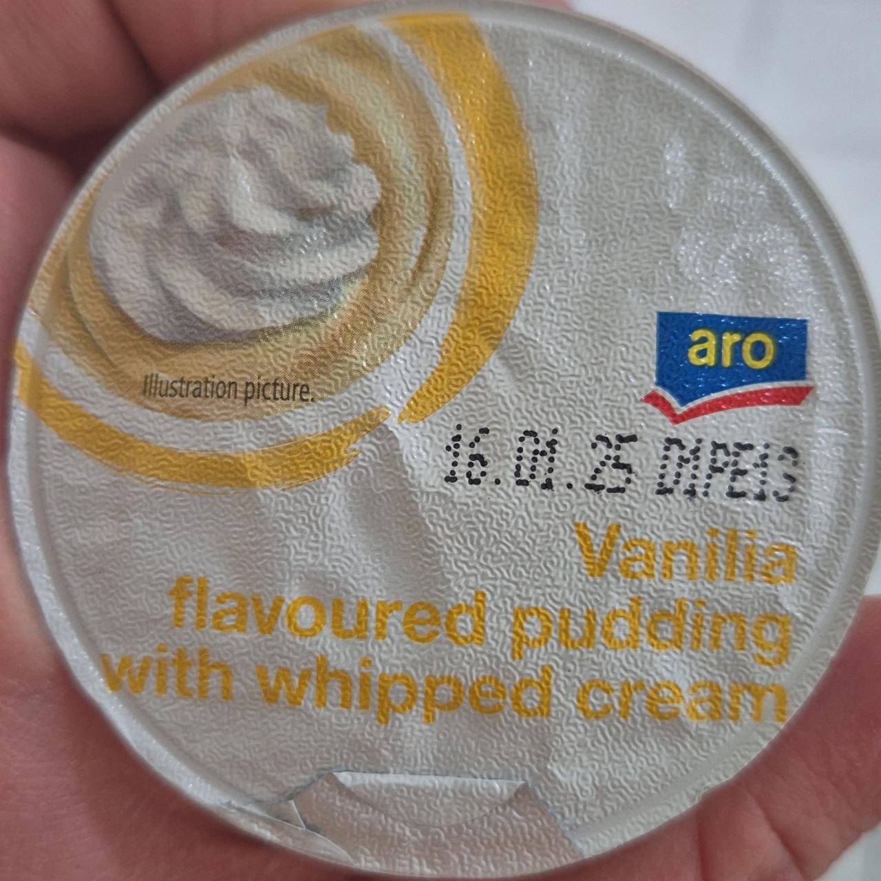 Fotografie - Vanilla flavoured pudding with whipped cream Aro