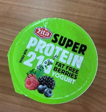 Fotografie - Super protein 21g Fat free Berries yogurt Zita