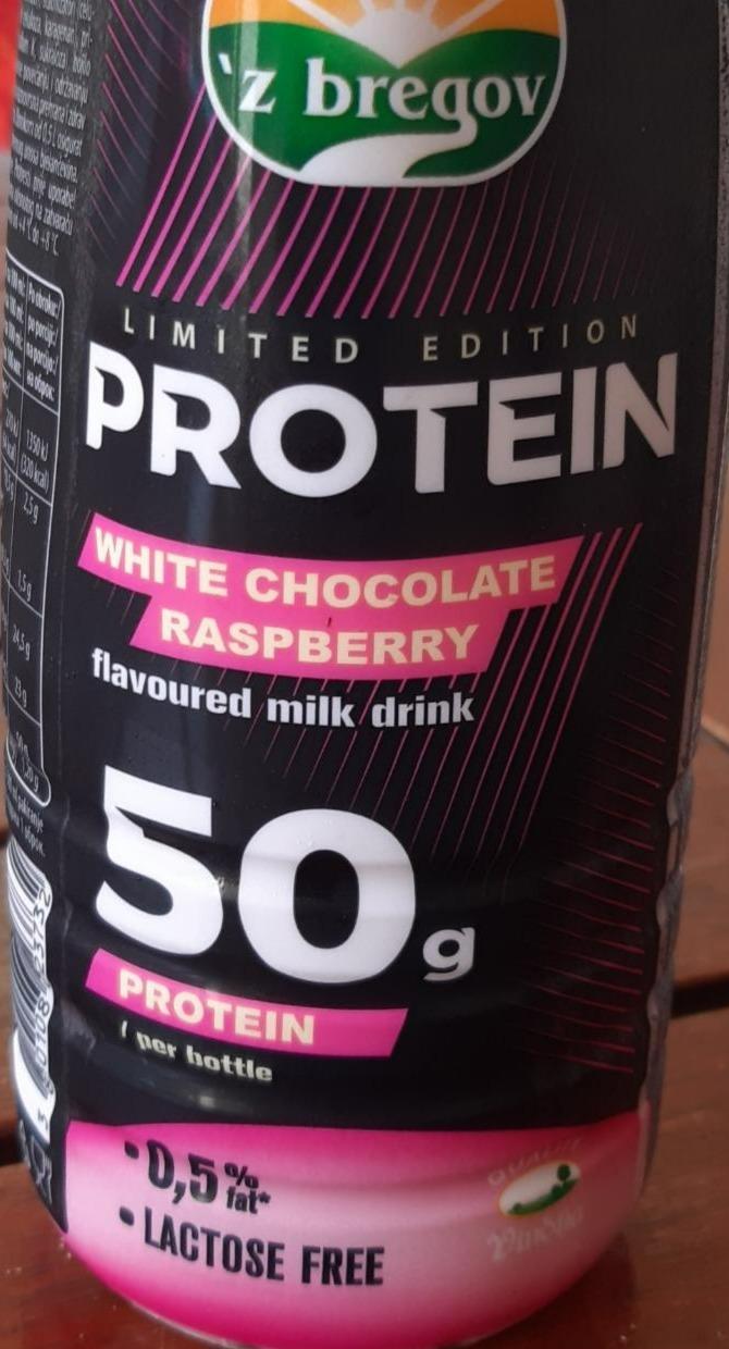 Fotografie - Protein white chocolate raspberry flavoured milk drink 'z bregov