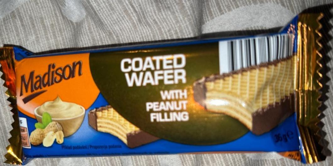 Fotografie - Madison Coated wafer with peanut filing