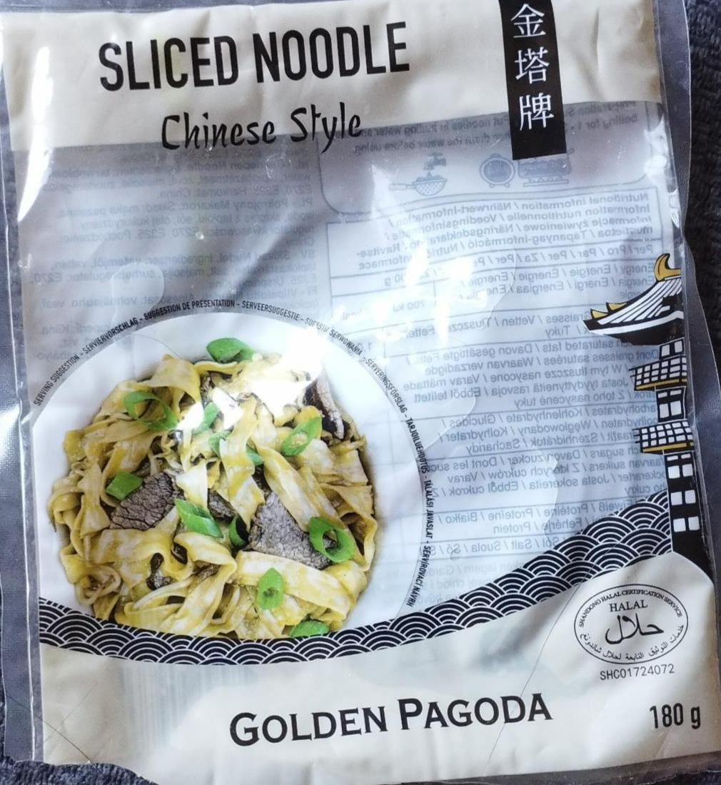 Fotografie - Sliced noodle chinese style Golden Pagoda