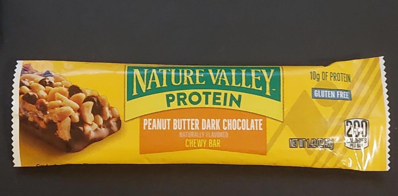 Fotografie - Protein Peanut Butter Dark Chocolate Chewy Bar Nature Valley