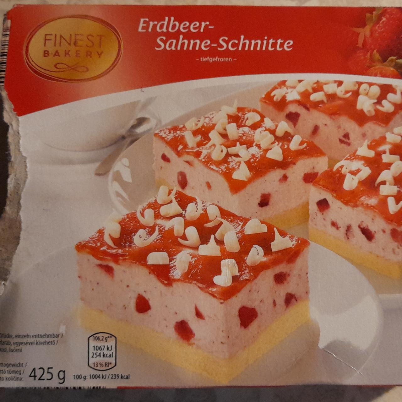 Fotografie - Erdbeer-Sahne-Schnitte Finest Bakery