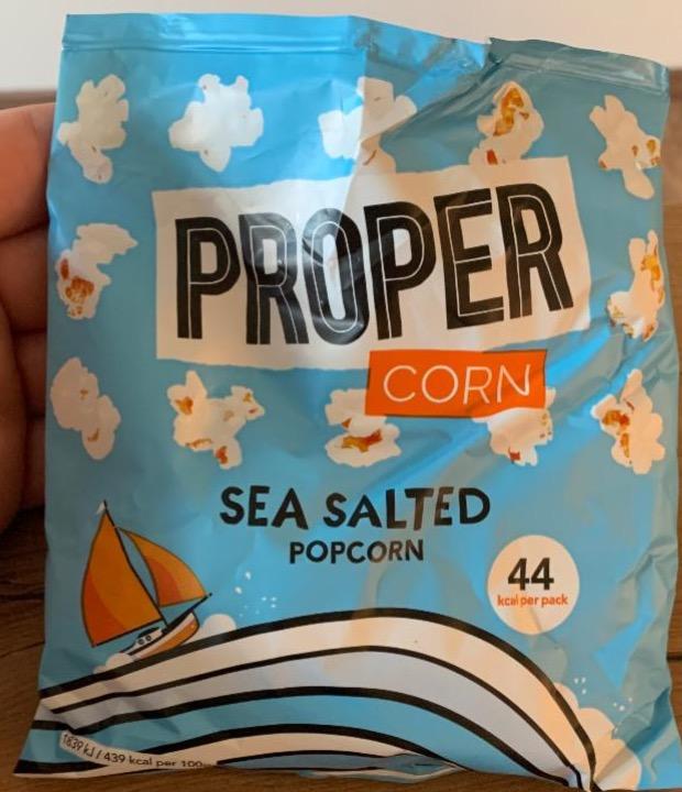 Fotografie - Corn sea salted popcorn Proper