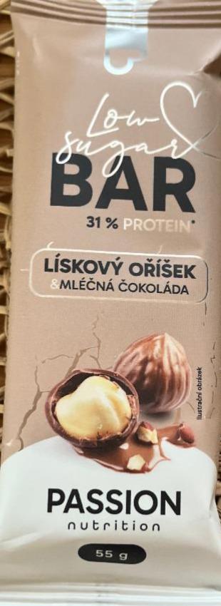 Fotografie - Low sugars protein bar lískový oříšek & mléčná čokoláda Passion Nutrition