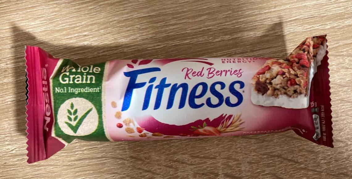 Fotografie - Fitness Red Berries cereal bar Nestlé