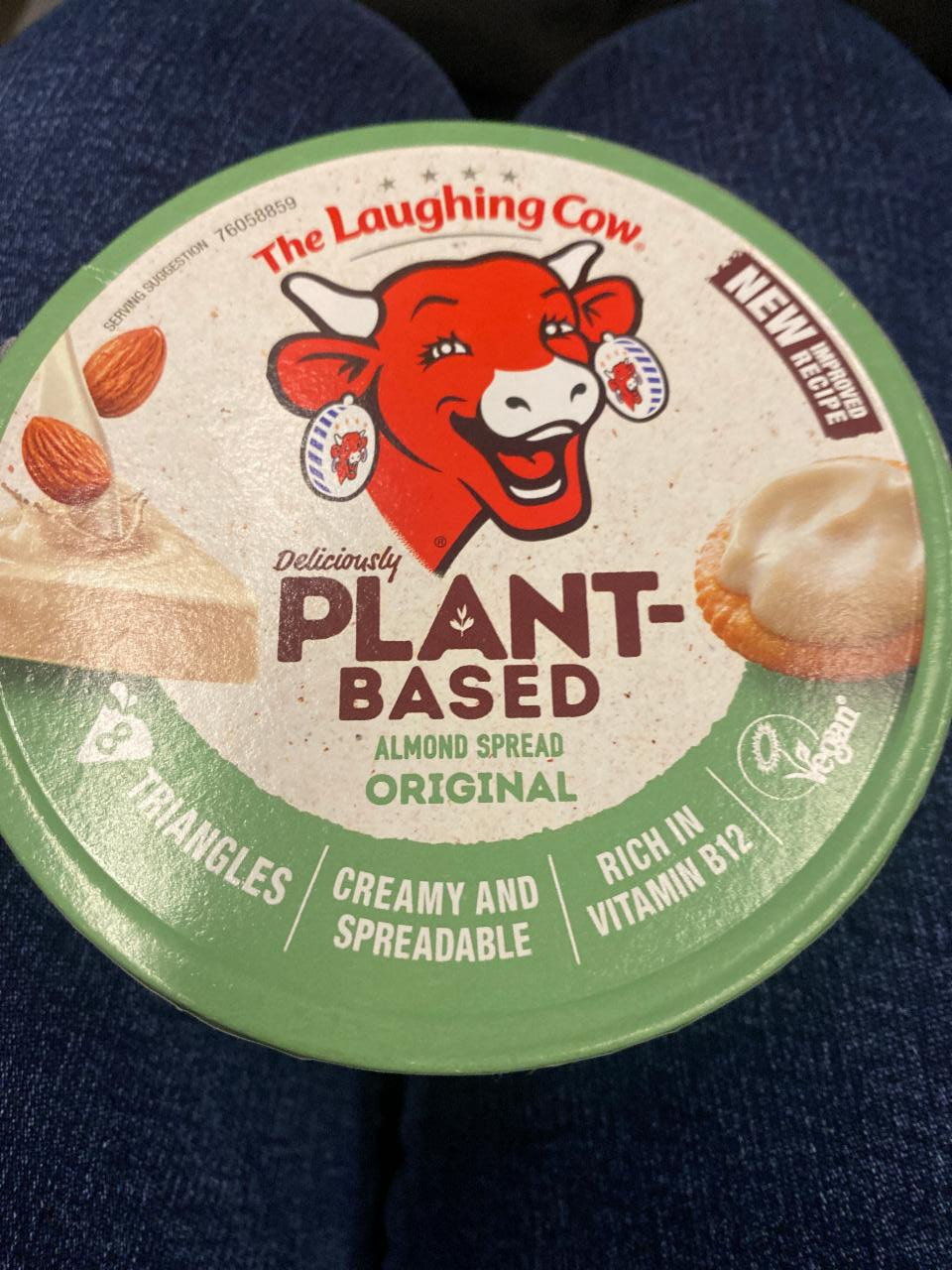 Fotografie - Deliciously plant-based almond spread original The laughing cow