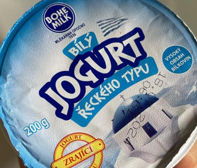 Fotografie - biely jogurt gréckeho typu bohe milk