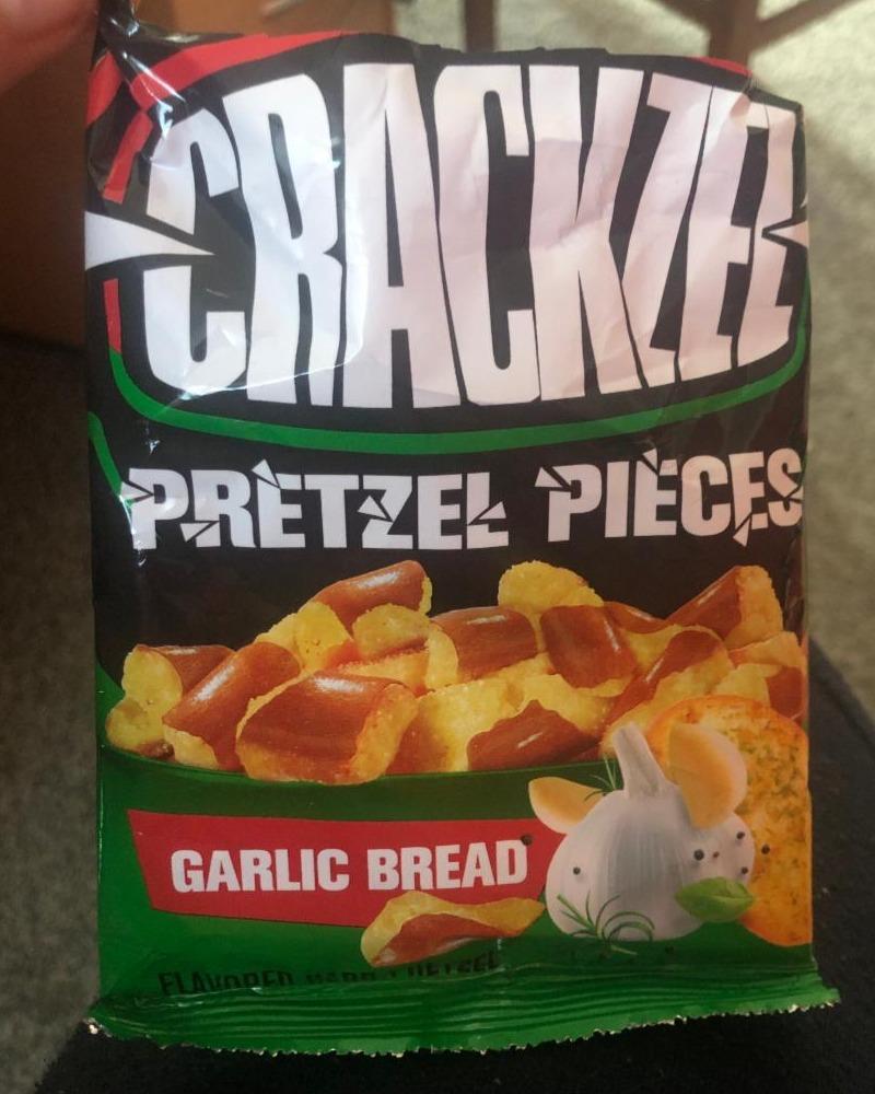 Fotografie - Pretzel pieces garlic bread Crackzel