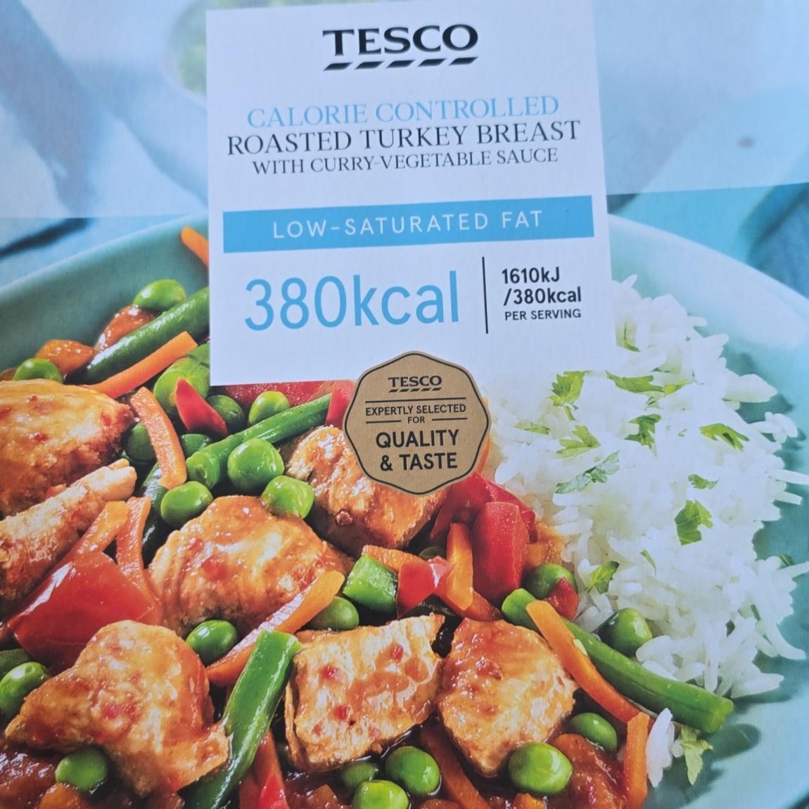 Fotografie - Calorie Controlled Roasted Turkey Breast with Curry-Vegetable Sauce Tesco