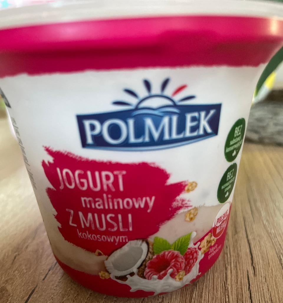 Fotografie - Jogurt malinowy z musli kokosowym Polmlek