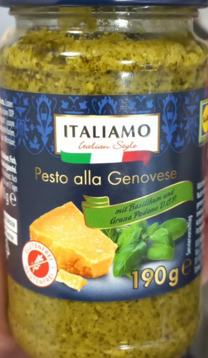 Fotografie - Pesto alla Genovese with basil and extra virgin olive oil Italiamo