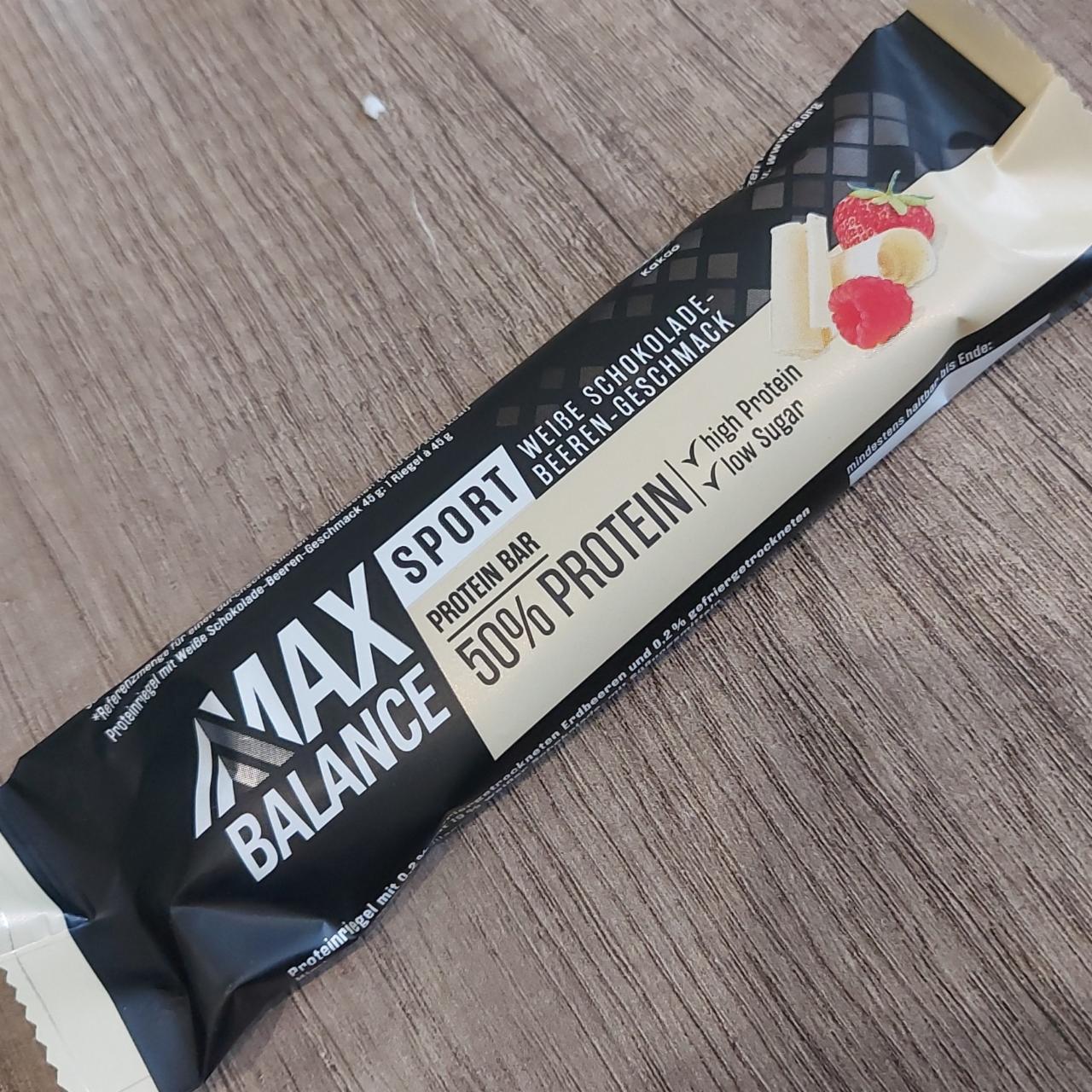 Fotografie - Sport Protein bar 50% Protein Weiße Schokolade Beeren Geschmack Max Balance