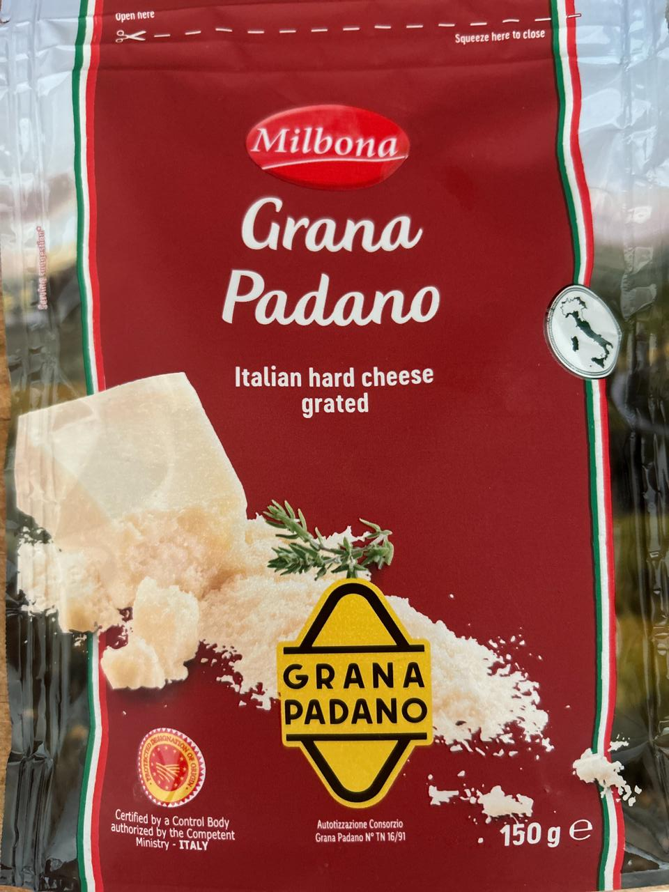 Fotografie - Grana padano italian hard cheese grated Milbona