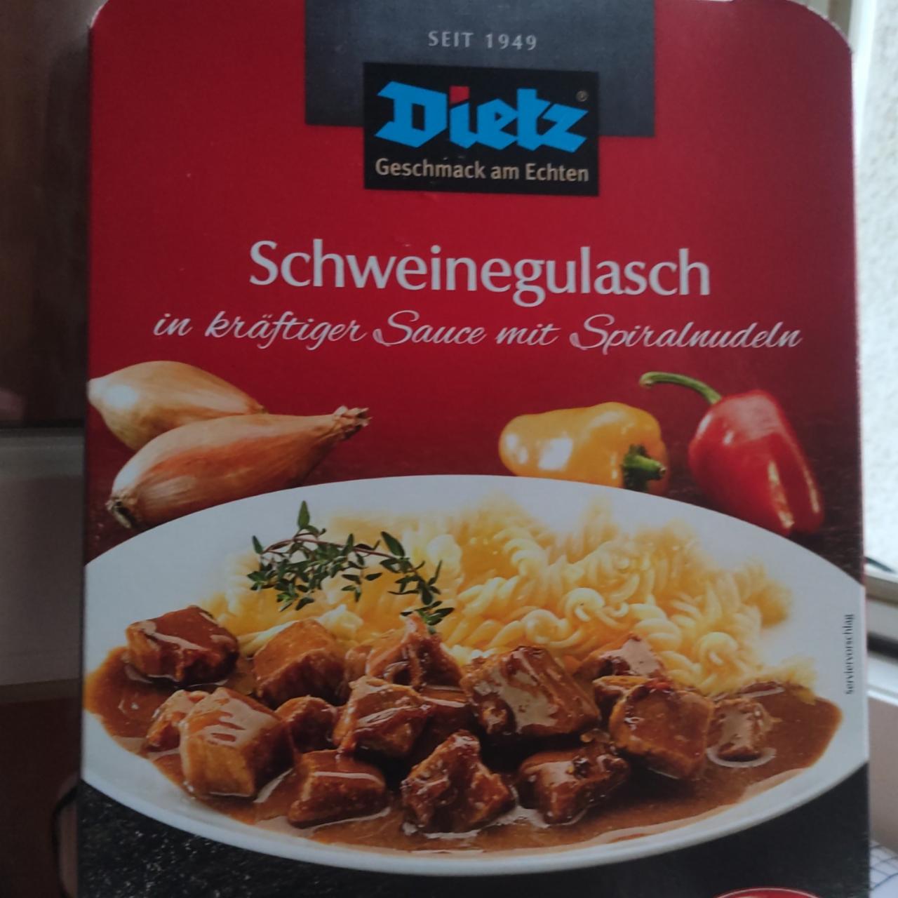 Fotografie - Schweinegulasch in kräftiger sauce mit spiralnudeln Dietz