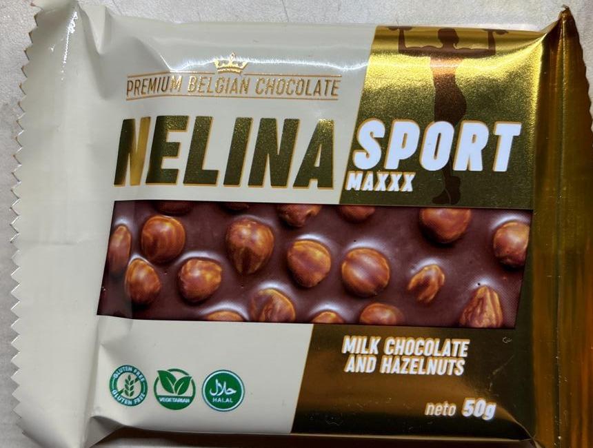 Fotografie - Milk chocolate and hazelnuts sport maxxx Nelina