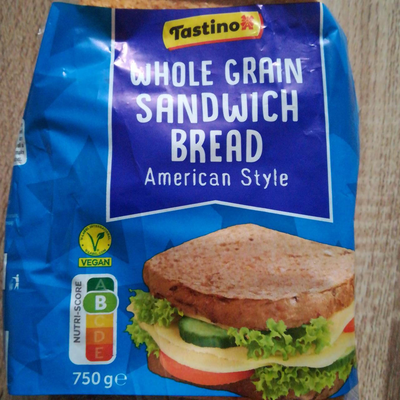 Fotografie - Whole grain sandwich bread american style Tastino