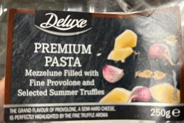 Fotografie - Premium Pasta Mezzelune Filled with Fine Provolone and Selected Summer Truffles Deluxe