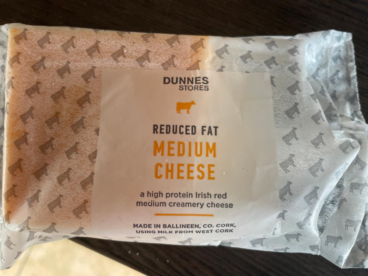 Fotografie - Reduced fat medium cheese Dunnes stores