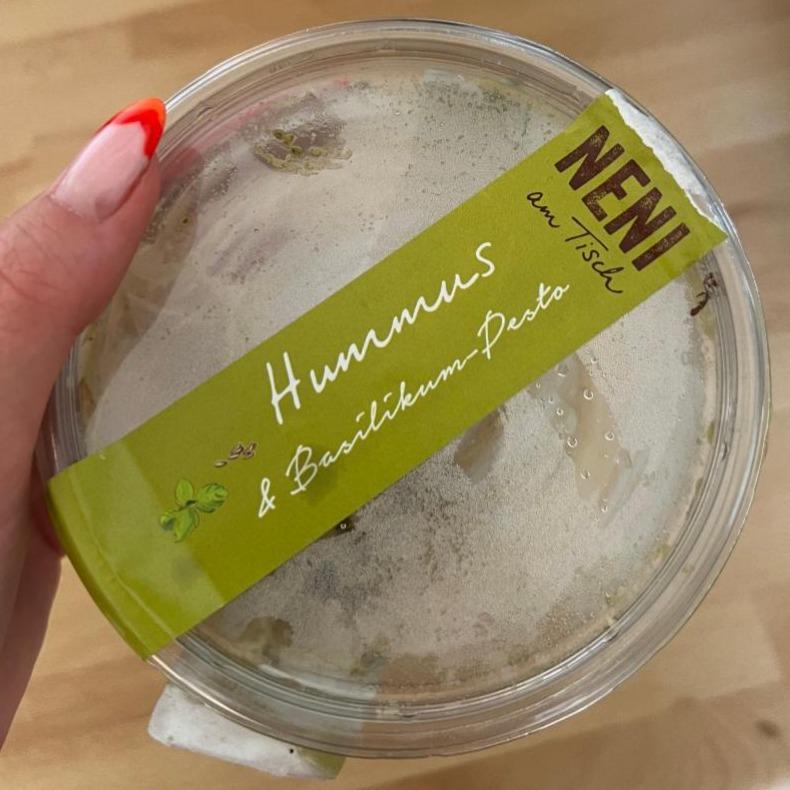 Fotografie - Hummus & Basilikum Pesto Neni am Tisch