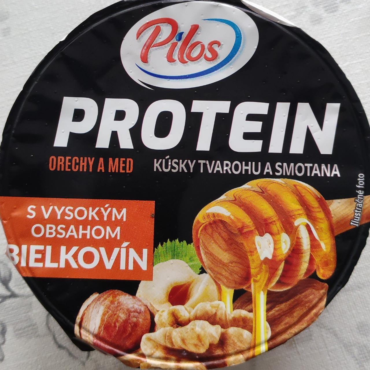 Fotografie - Protein kúsky tvarohu a smotana orechy a med Pilos