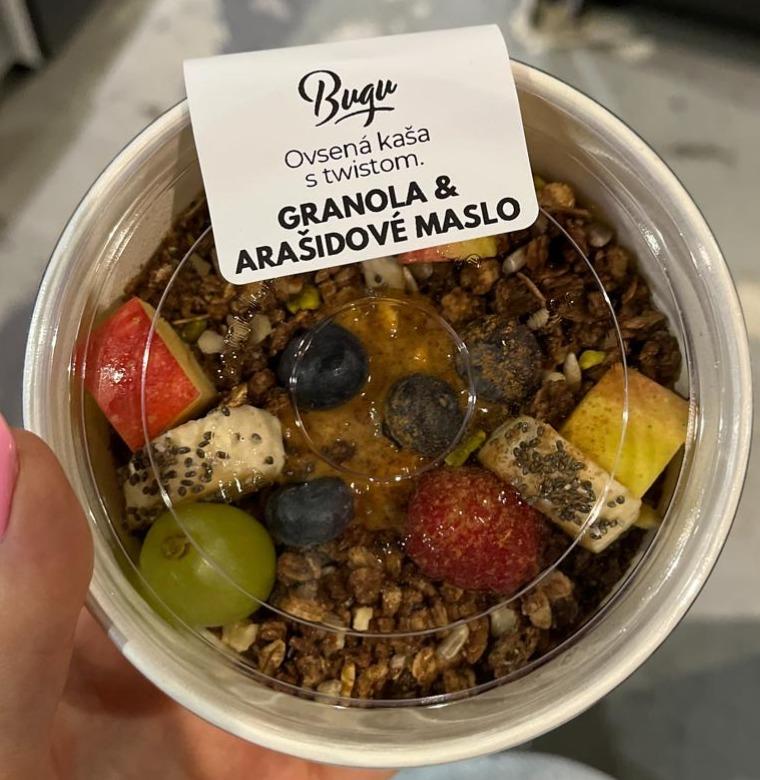 Fotografie - Ovsená kaša s twistom Granola & Arašidové maslo Bugu