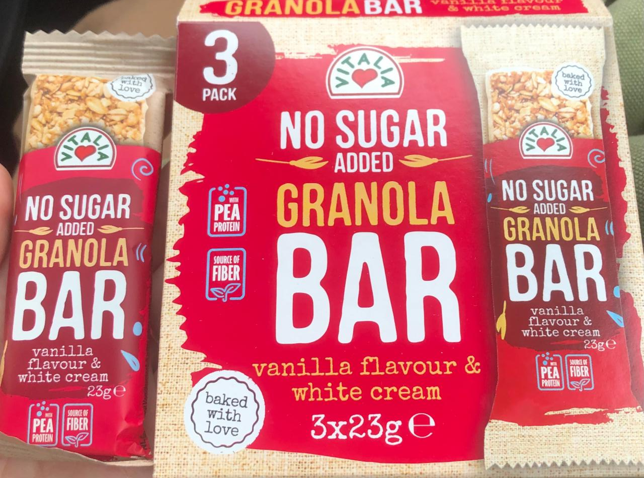 Fotografie - No sugar added Granola bar vanilla flavour & white cream Vitalia