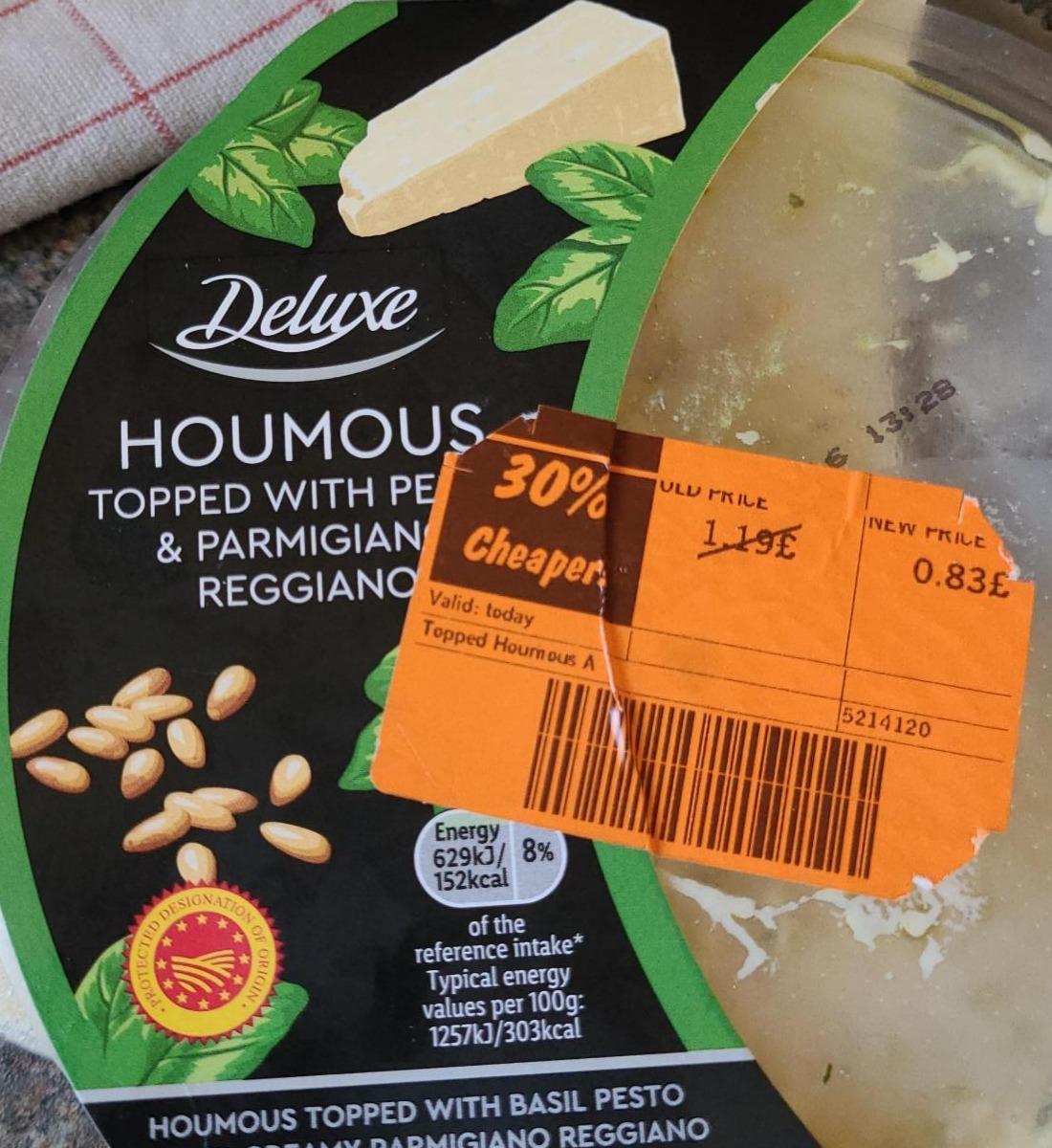 Fotografie - Houmous topped with pesto & parmigiano reggiano Deluxe