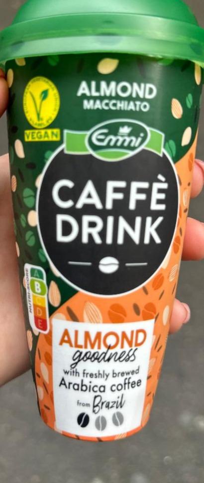 Fotografie - Almond macchiato caffé drink Emmi