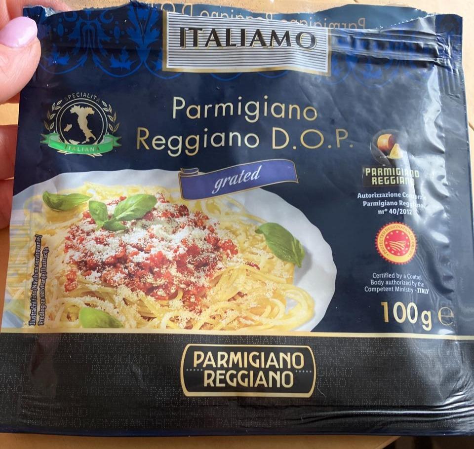 Fotografie - Parmigiano reggiano D.O.P. grated Italiamo