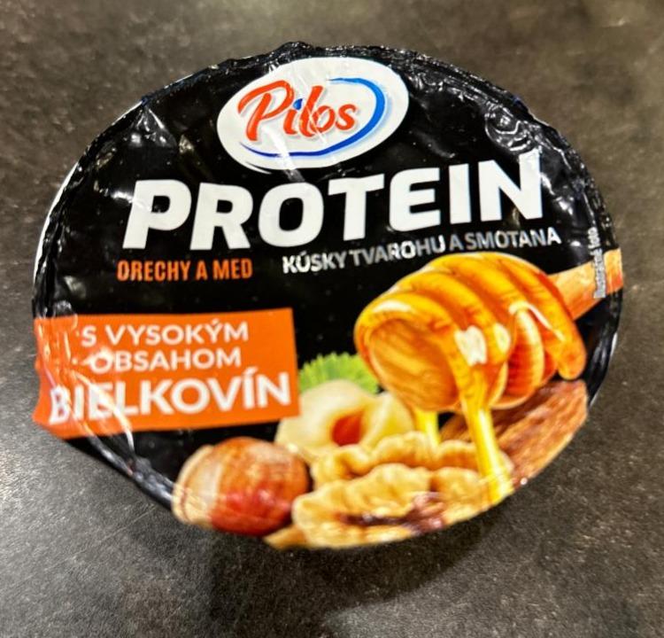 Fotografie - Protein Kúsky tvarohu a smotana Orechy a med Pilos