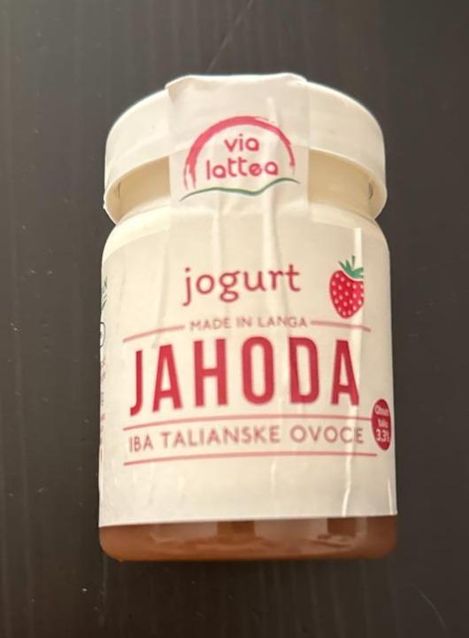 Fotografie - Jogurt Jahoda via lattea