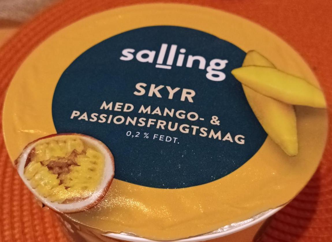 Fotografie - Skyr Med Mango- & Passionsfrugtsmag salling