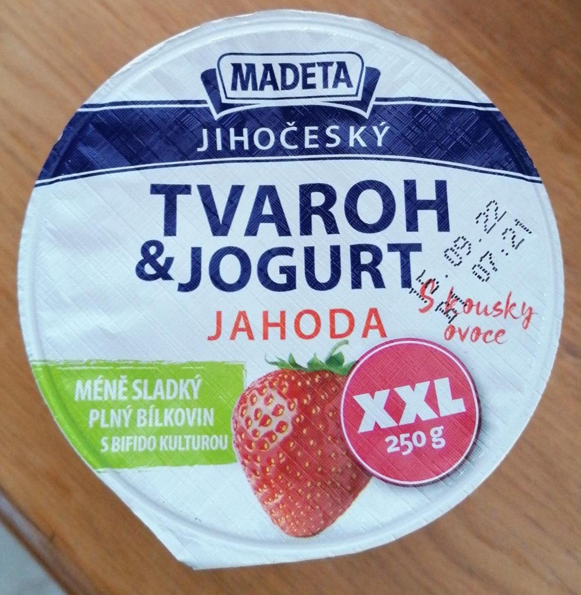 Fotografie - Tvaroh & jogurt s kousky ovoce jahoda Madeta