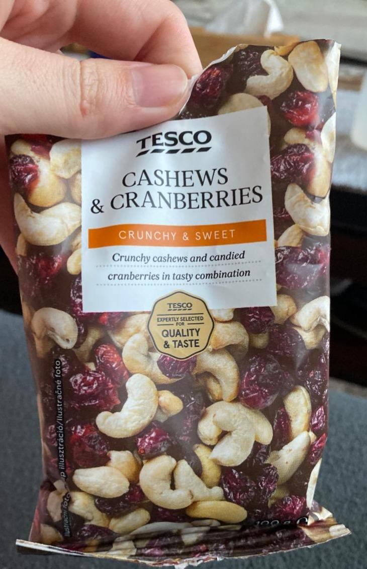 Fotografie - Tesco Cashews and cranberries crunchy & sweet