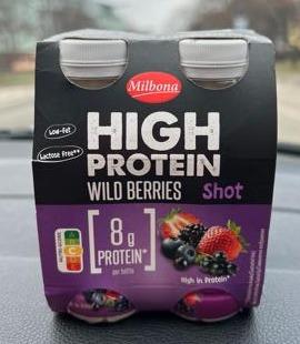 Fotografie - High protein wild berries shot Milbona